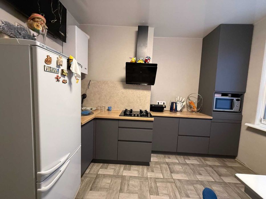 Святопетрівське 2 кім квартира з меблі техніка Сертифікат розглянемо