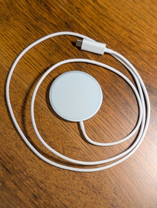 Беспроводная зарядка Google Pixelsnap Charger (Qi 2.2)