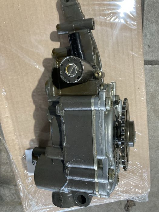 Продам Масло насос Mercedes m276 3.0 bi turbo