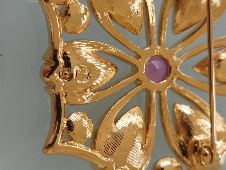 lindo broche vintage Swarovski