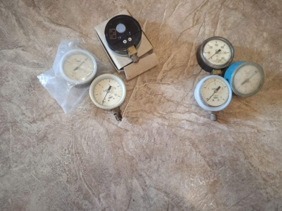 Измеритель , манометр МТП- 1