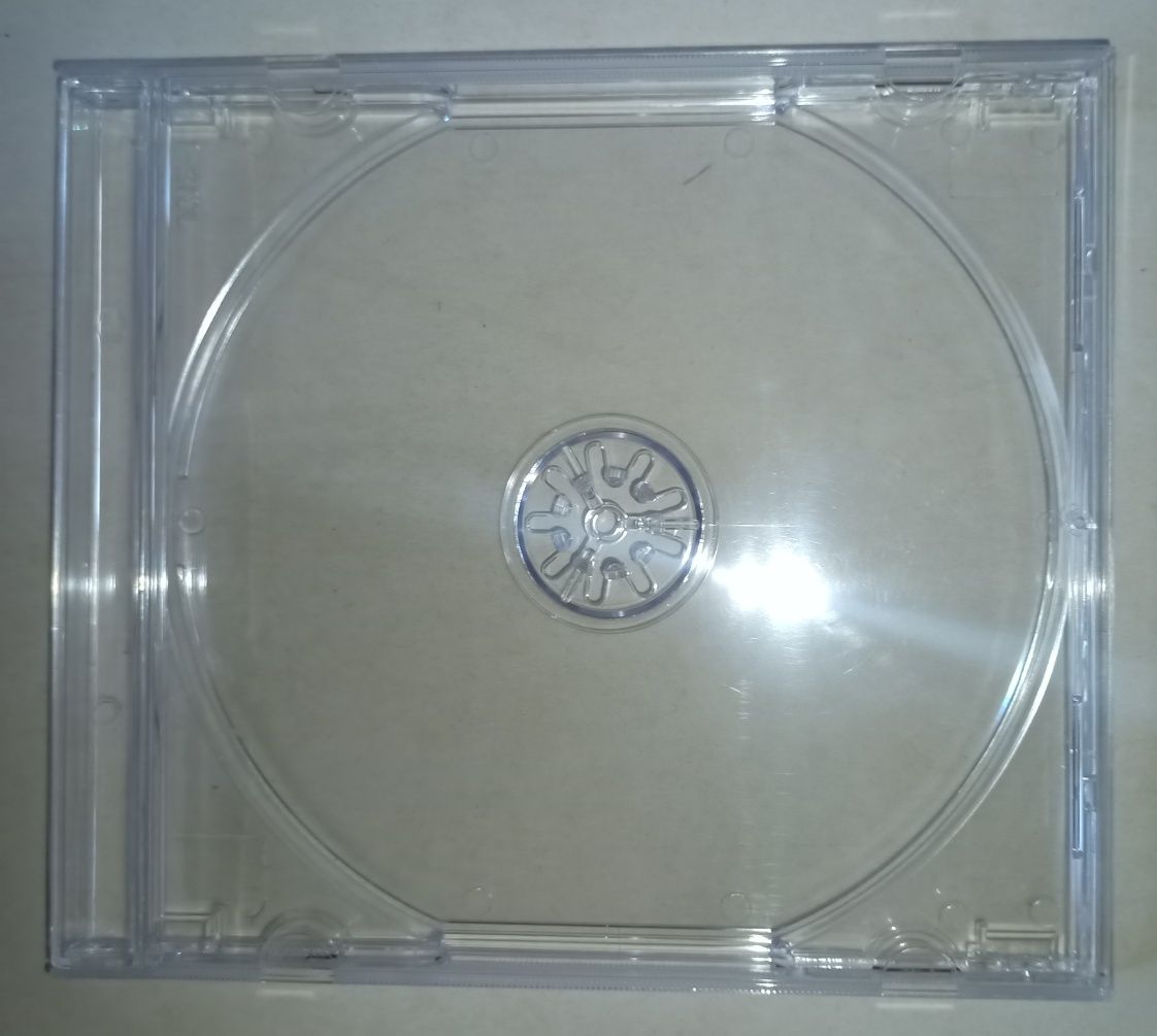 Коробки нові та б/у у гарному стані для компакт дисків - Jewel Box .