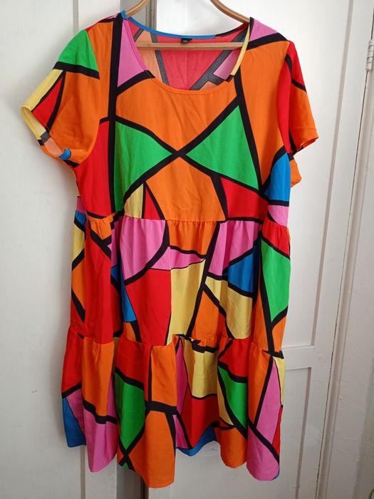 Яркое шикарное платье