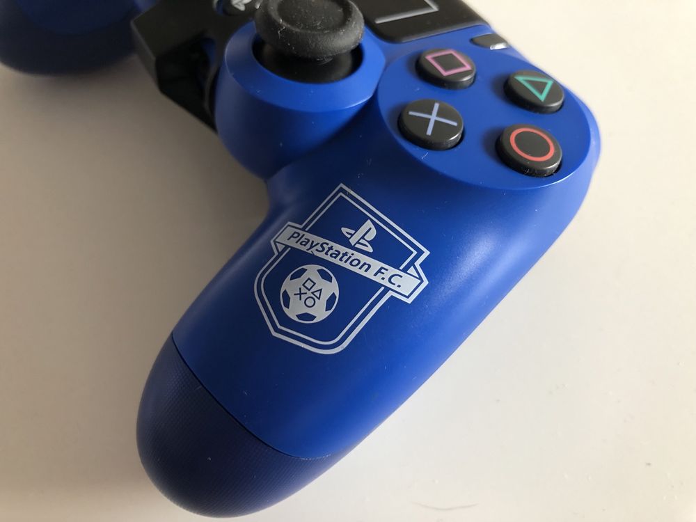 Pad ps4 edycja F.C. Plus nasadka z dodatkowymi przyciskami