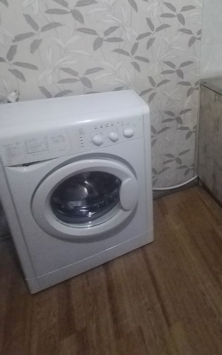 Пральна машина Indesit на запчастини неробоча