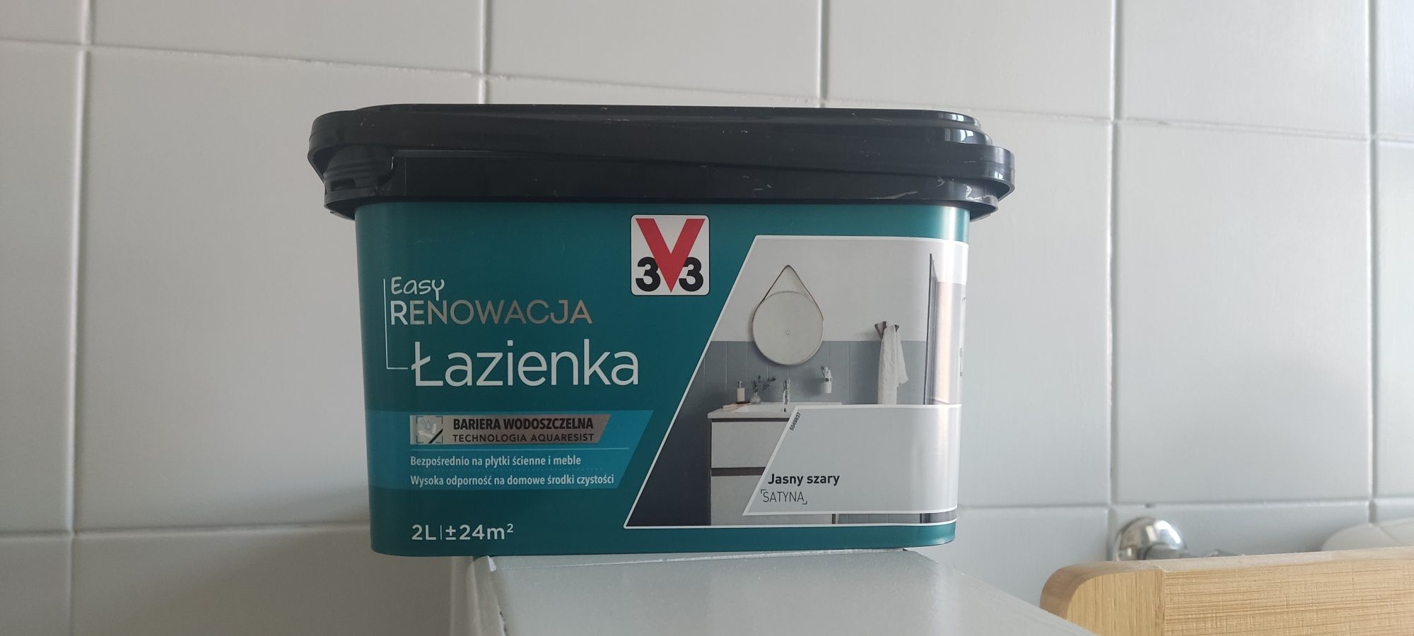 Farba do płytek V33 jasny szary satyna