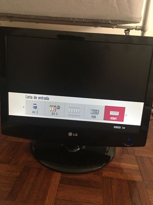TV LG pequena funcionando