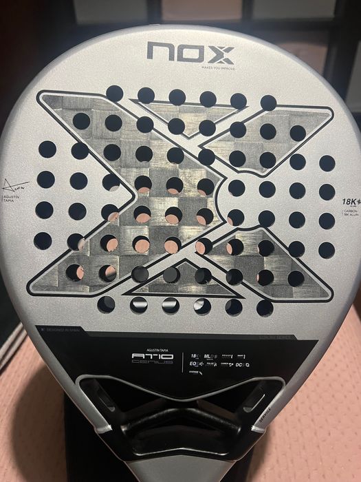 Raquete box at10 Genius 18 k Agustin tapia