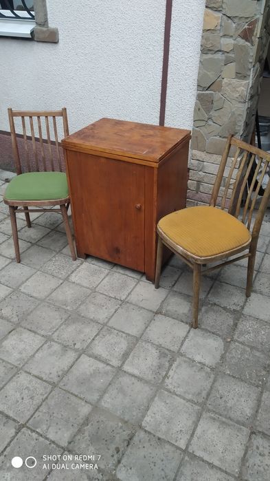 Тумба (швейной машинки) 2 стула.