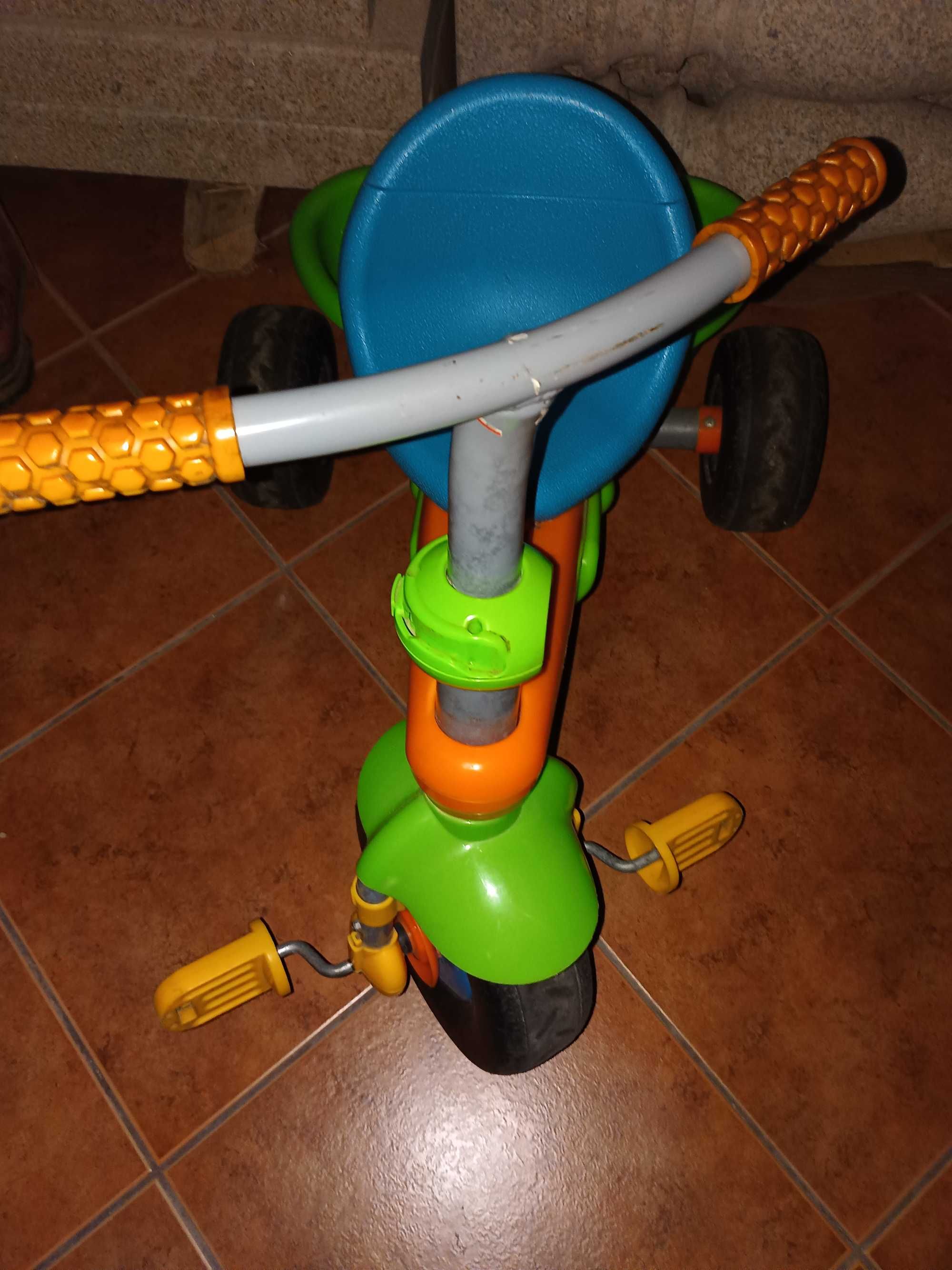 Triciclo para criança resistente