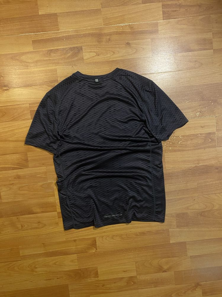Черная спортивная футболка NIKE DRI FIT | S размер