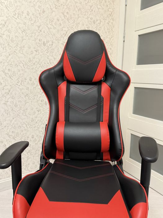 Продам геймерське крісло