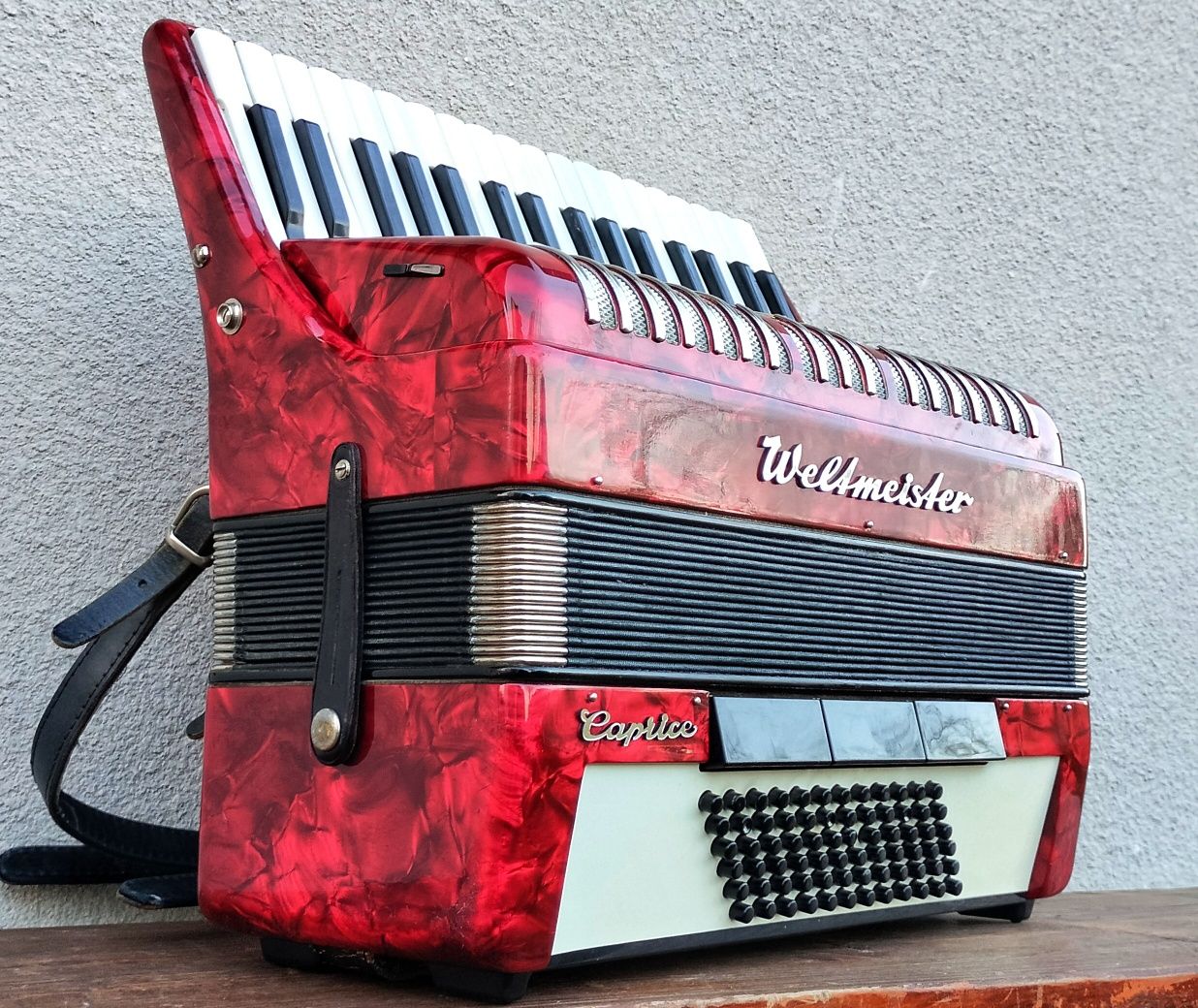 Akordeon Weltmeister Caprice 72 basy