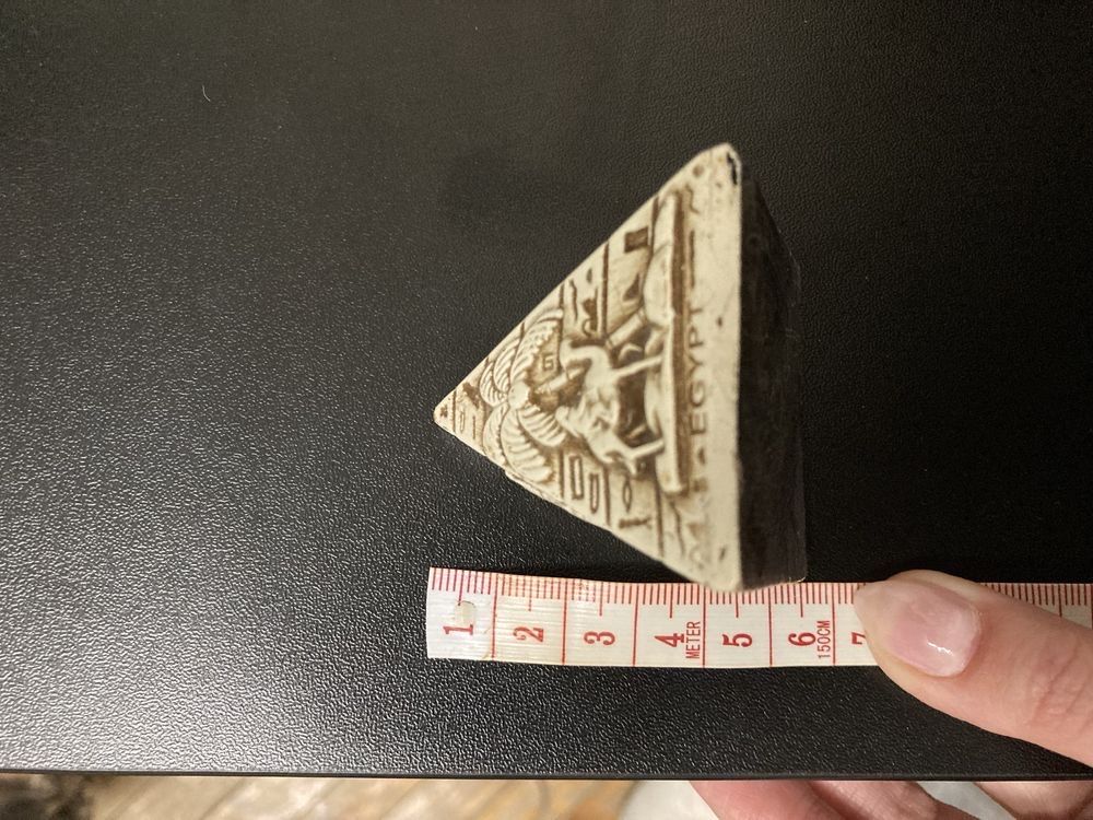 Египетская пирамида (фигурка)