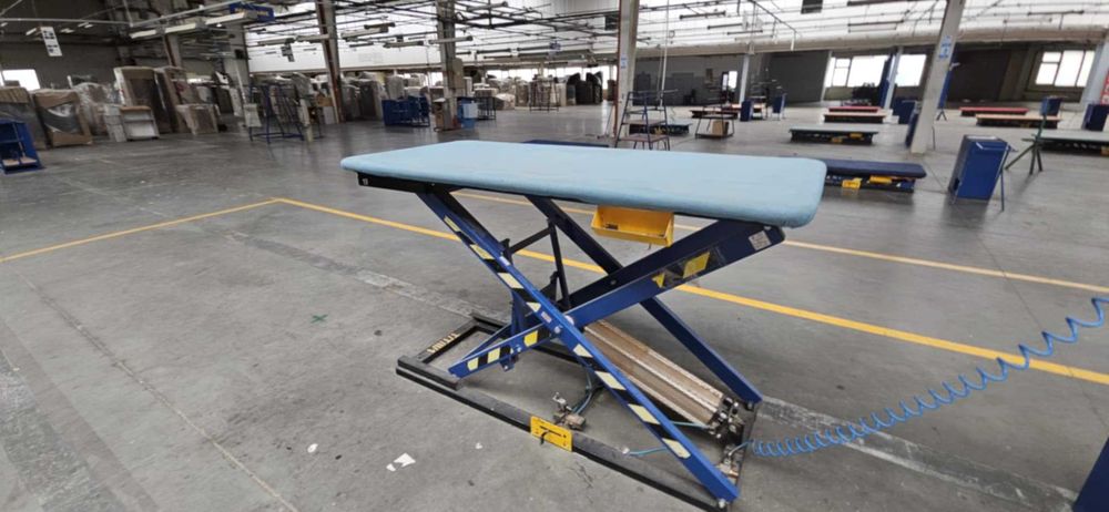 Pneumatyczny stół tapicerski