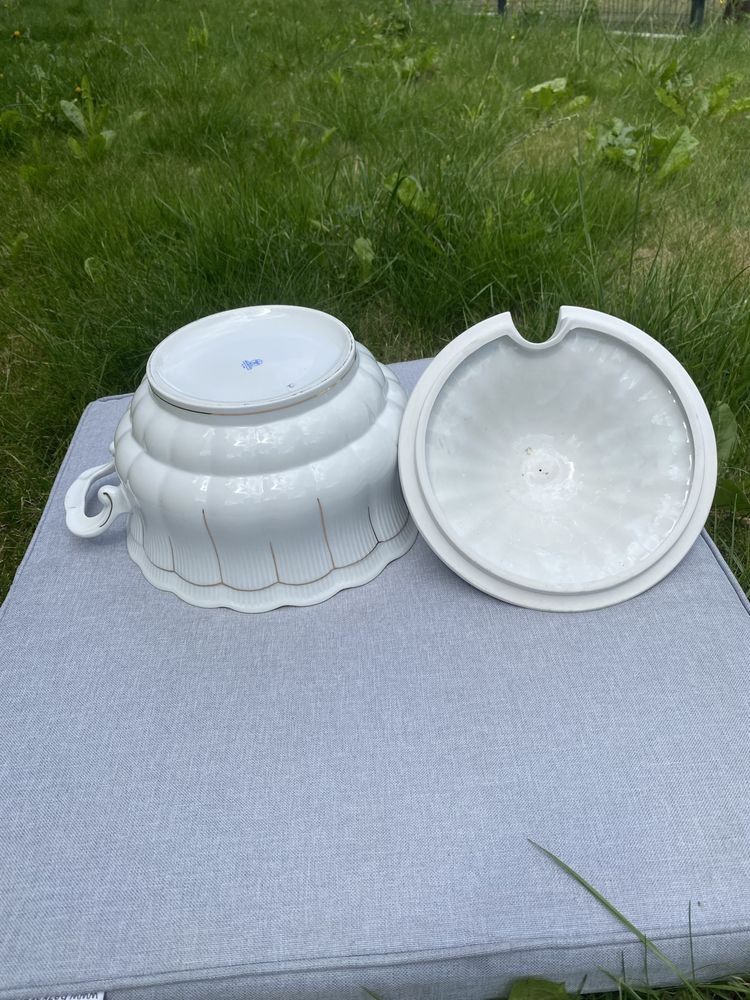 Garnek na zupe z porcelany