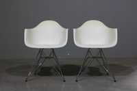Par de cadeirões Charles Eames modelo DAR | Furniture Design | Vitra