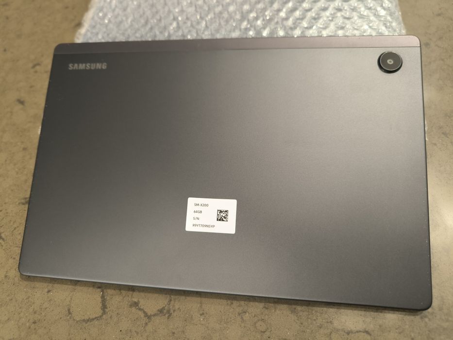 Tablet Samsung Galaxy TAB  A8 4/64 GB -  z etui