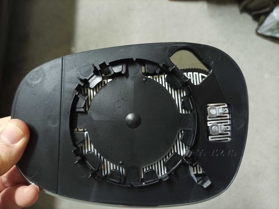 NOVO! Vidro de espelho retrovisor exterior
à direita BMW 120D