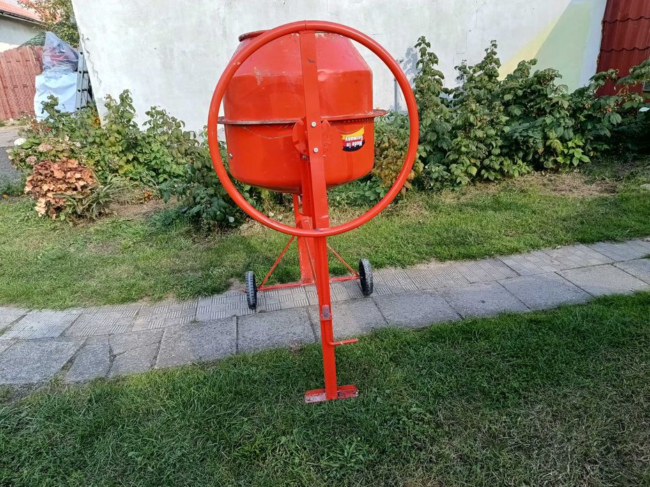 Betoniarka 230 volt,135 l.