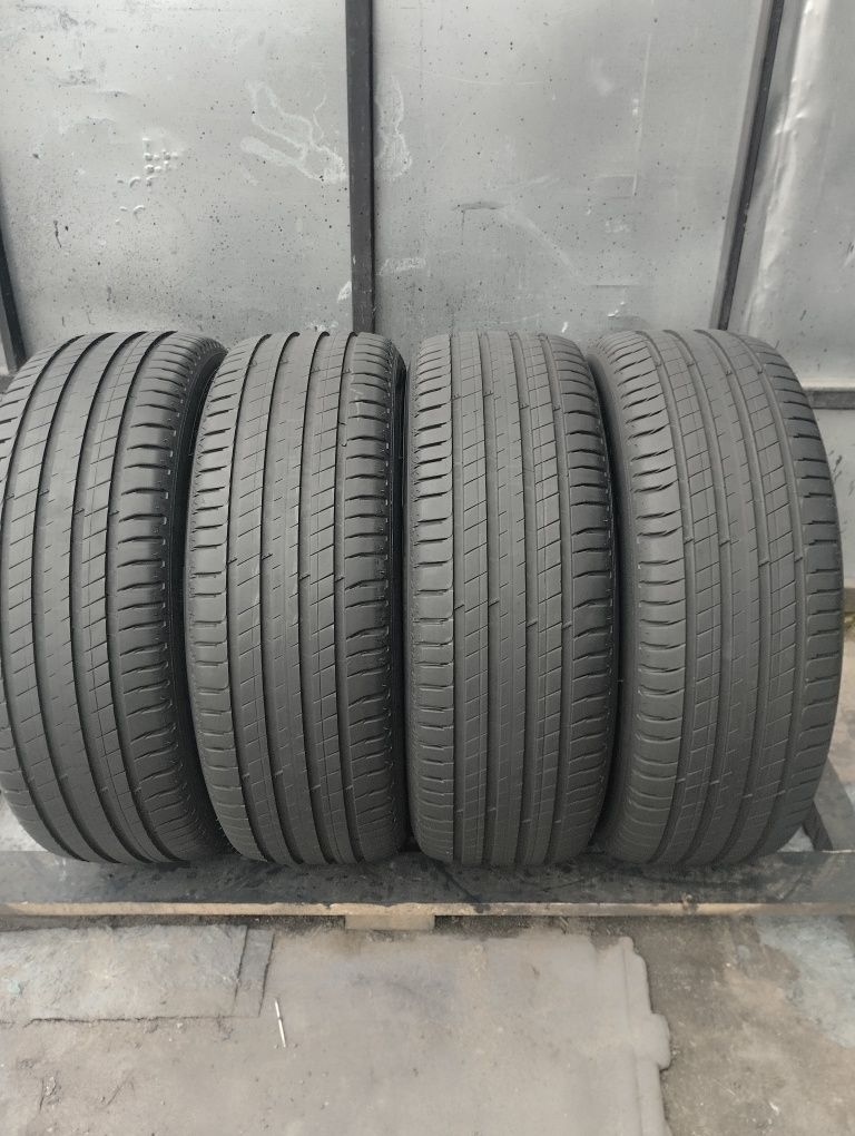 Продам шини 235/60R18