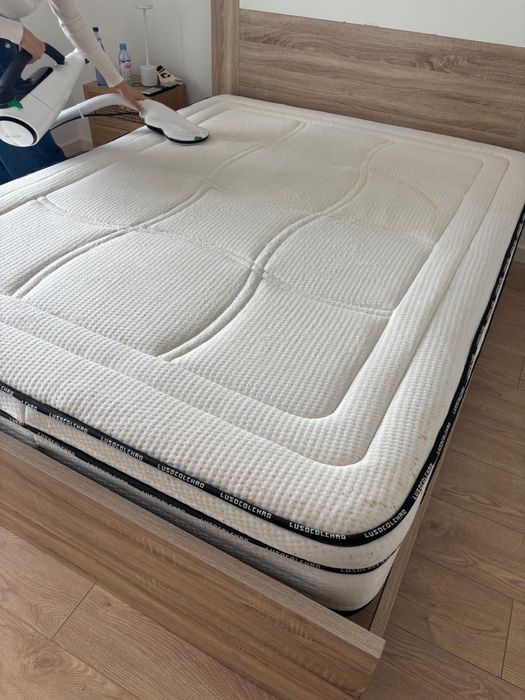 Cama e colchão 195x150