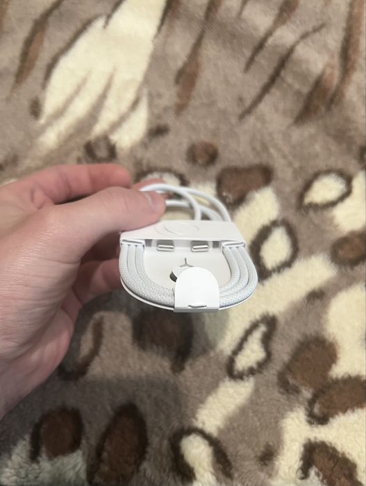 Новий кабель від Apple USB-C з коробки