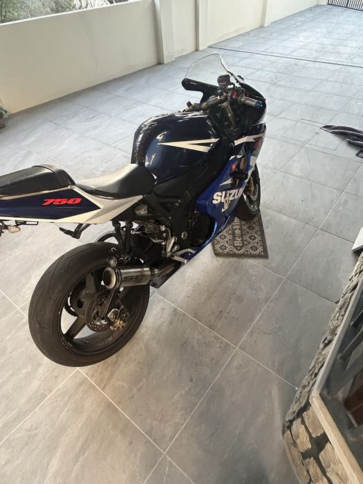 Suzuki GSXR 750 k4