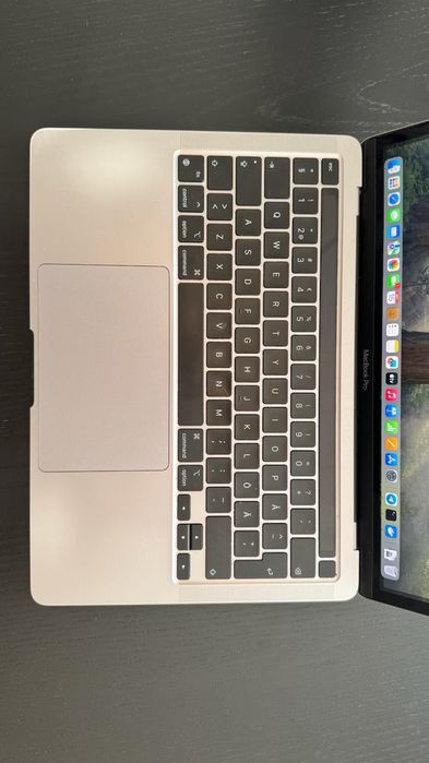 MacBook Pro 13″ (Apple M1, 2020) com Touch Bar, 16 GB RAM, 512 GB SSD