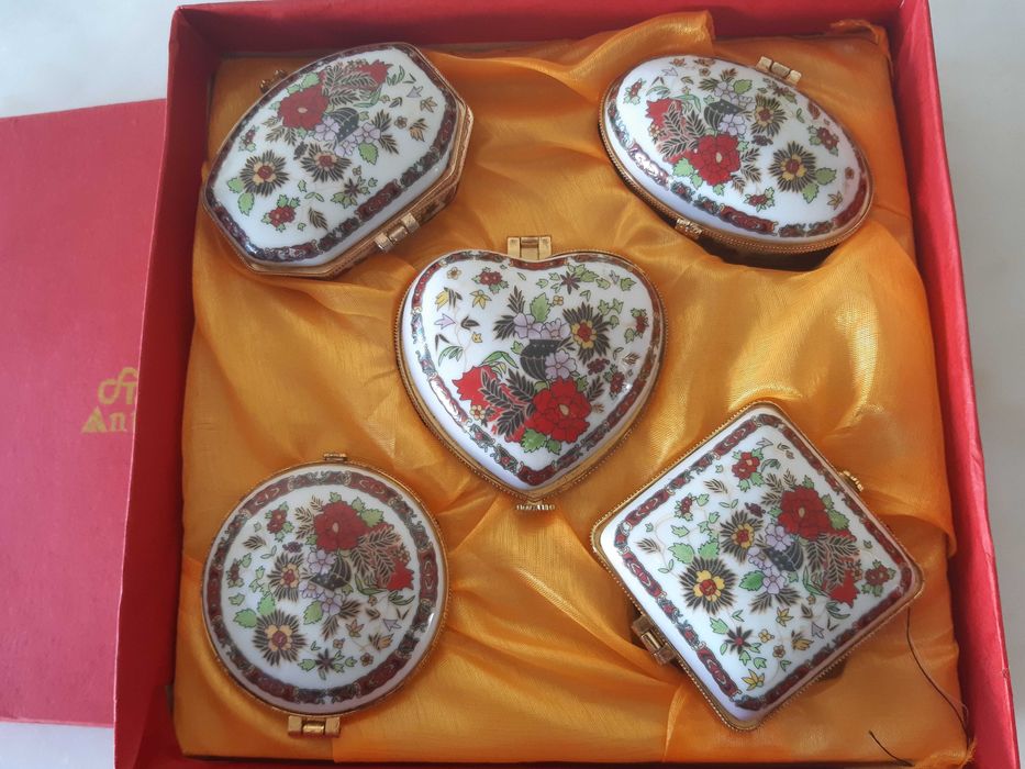 Conjunto 5 caixas/guarda jóias porcelana, formatos diferentes, NOVAS