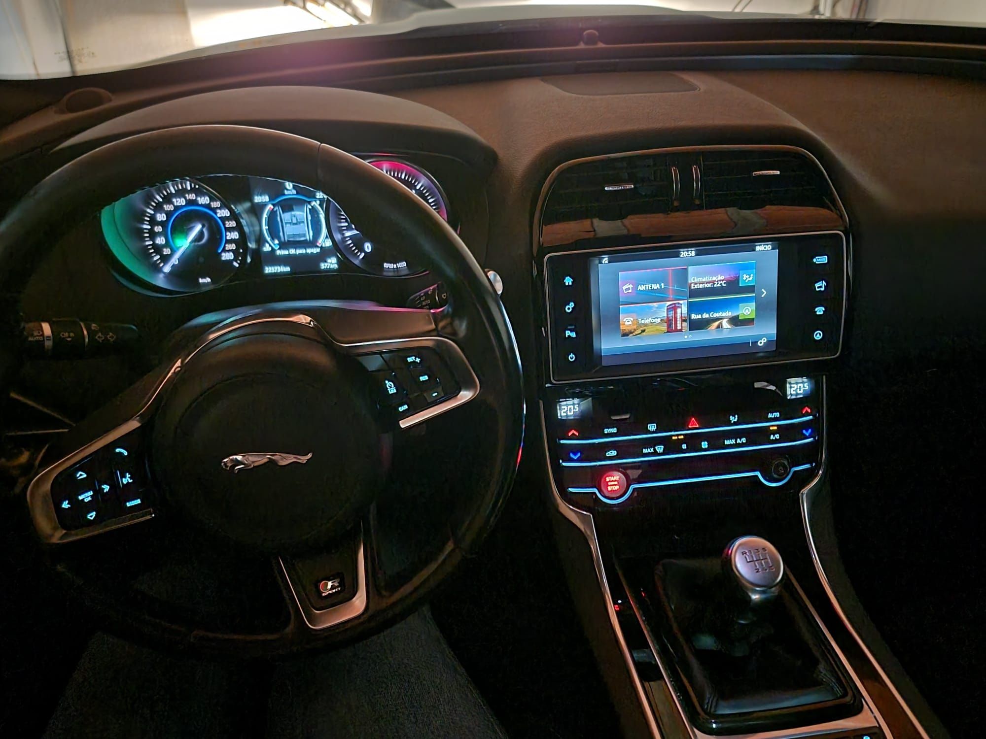 Jaguar XE R-Sport