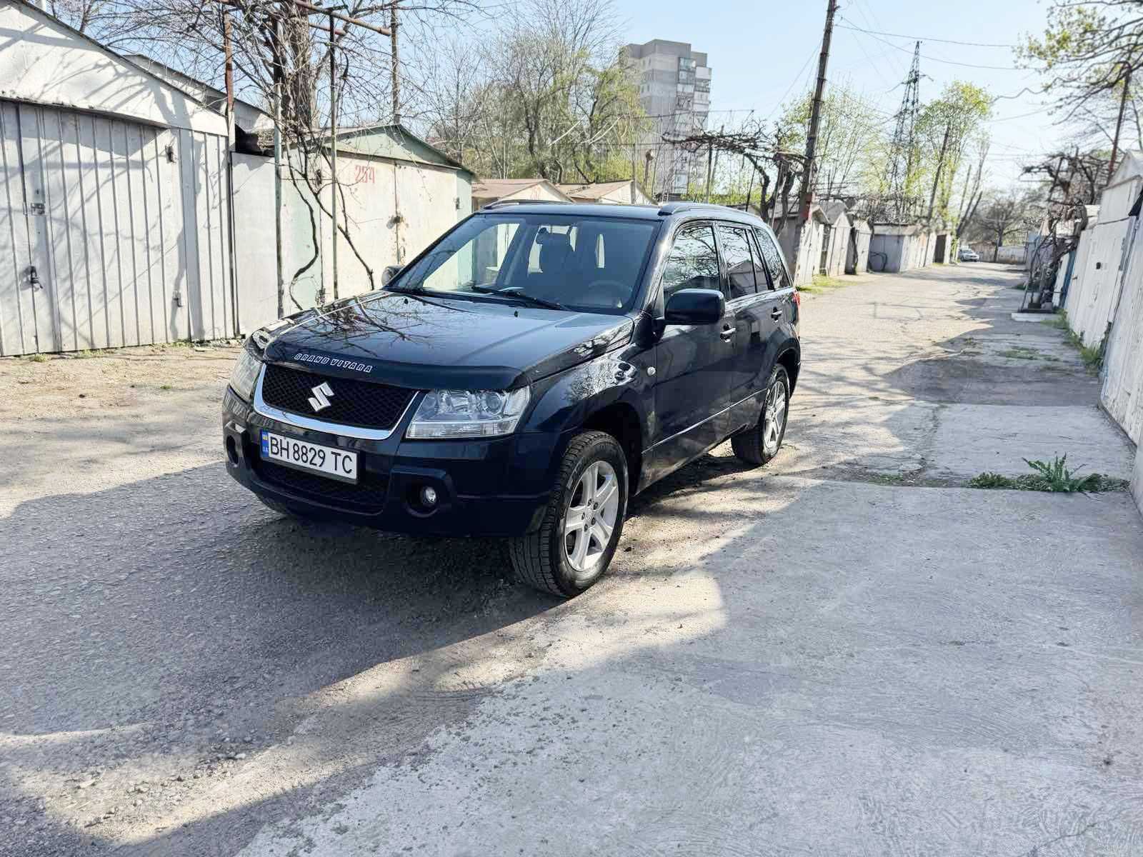 Официальная Suzuki Grand Vitara 4WD 2.0 газ/бензин