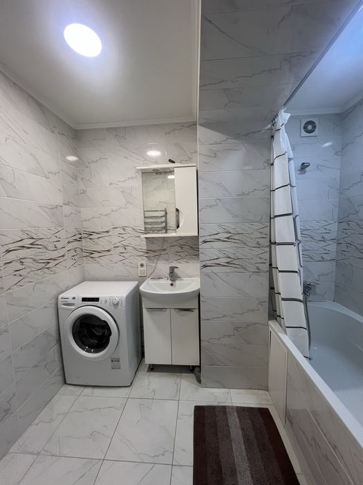 Оренда трикімнатна поблизу центру