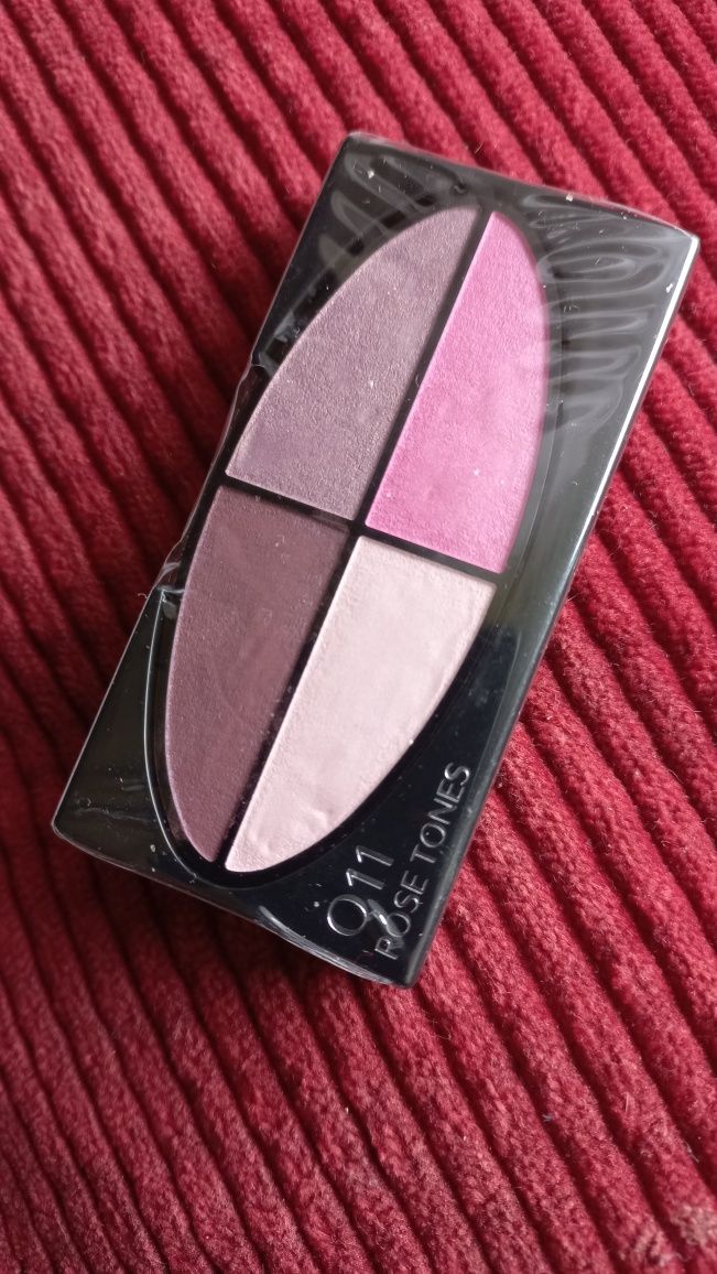 Cienie do oczu  Clarins