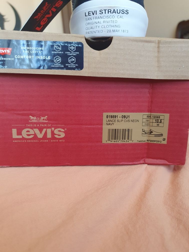 Слипони  Levi's  чоловічі.