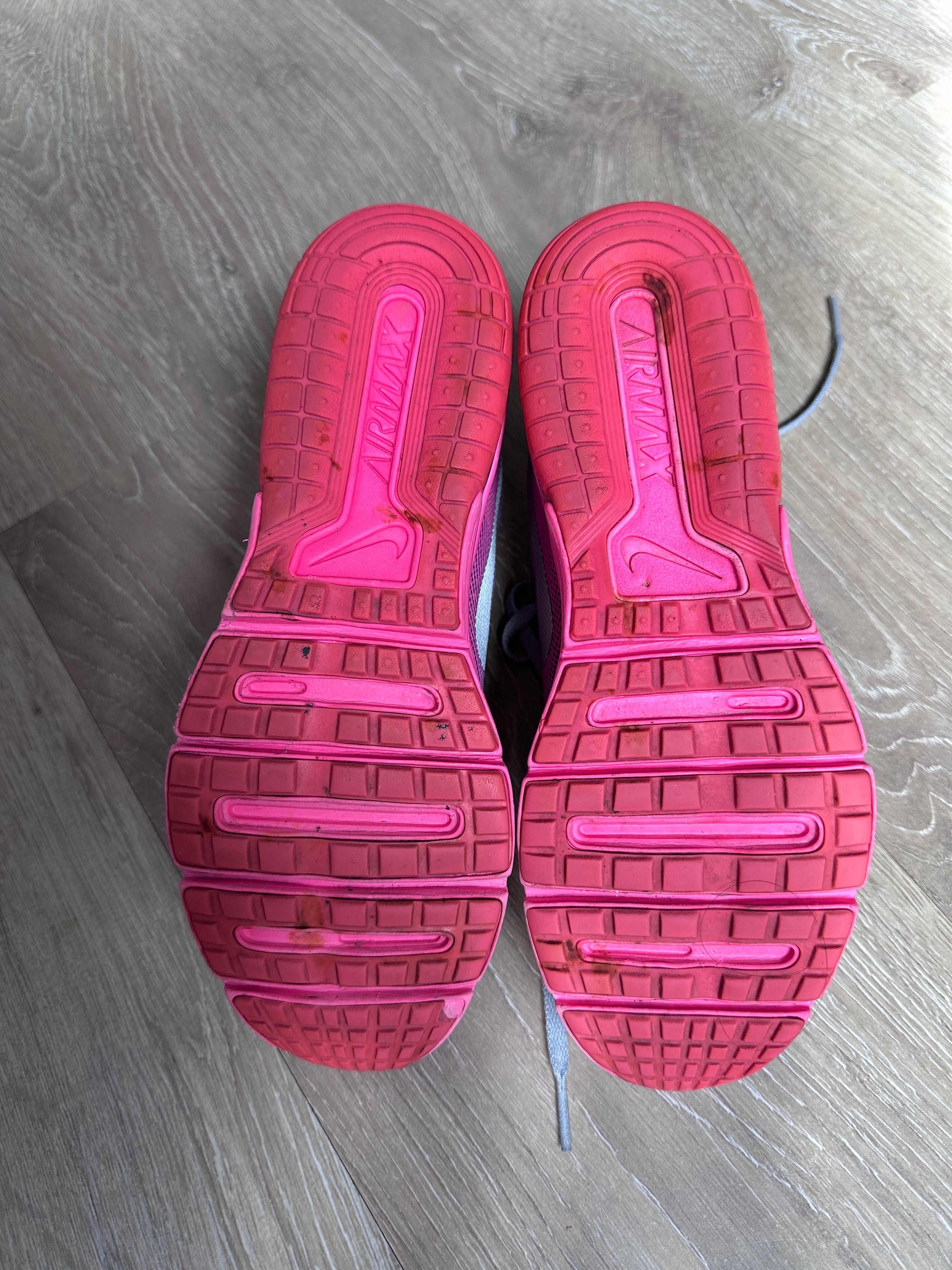 Оригінальні кросівки NIKE