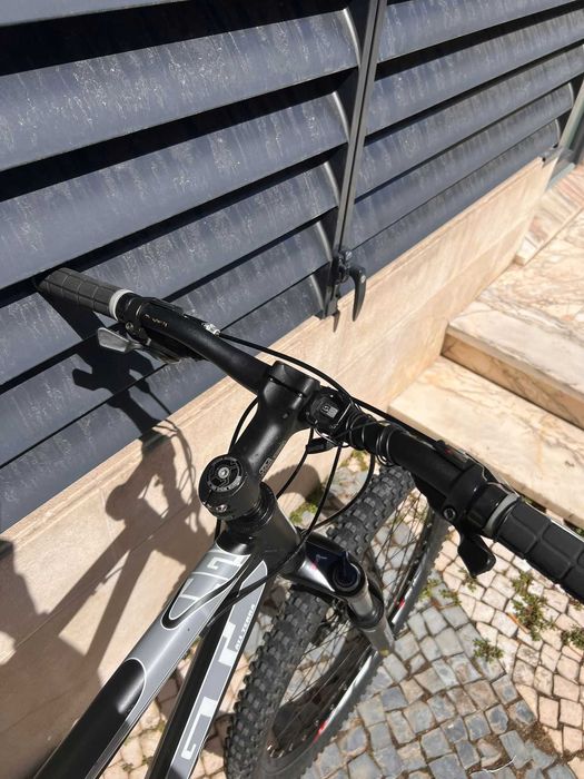 Bicicleta BTT GT Avalanche 3.0 Aluminio 26‘‘