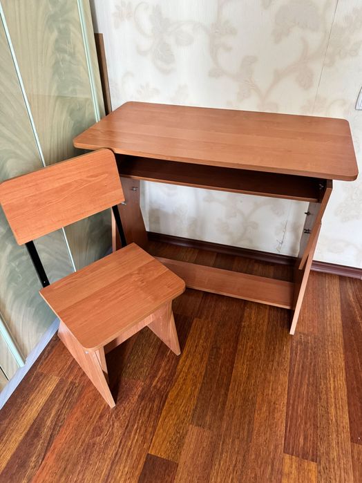 Зростаюча парта зі стільцем б.у.