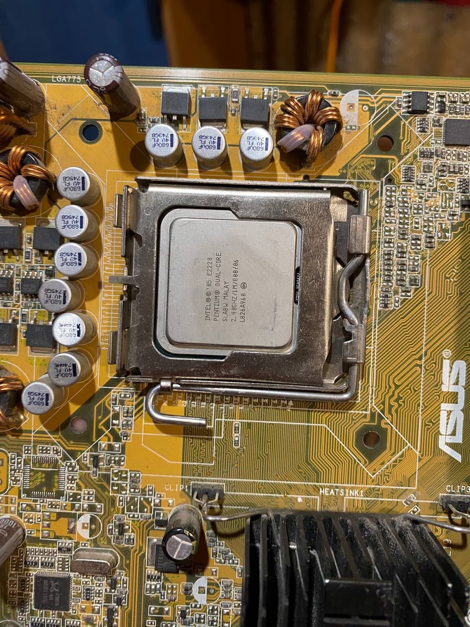 E2220 + 4x1 gb ddr2 + P5L-M1394