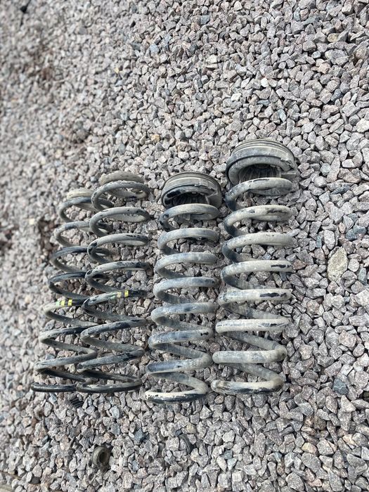 Пружиниє Mercedes e-class w211