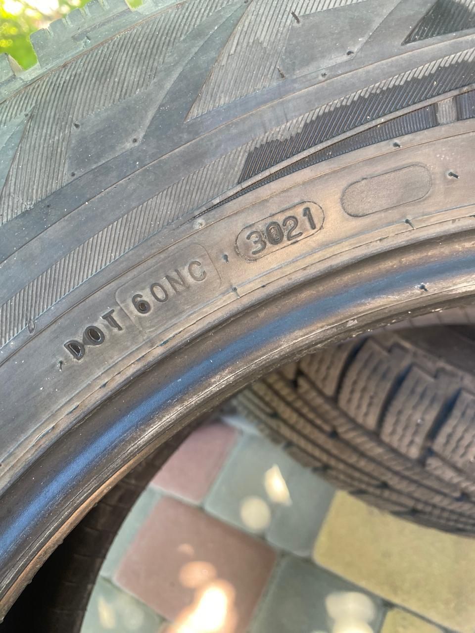 Продам ризину зимову NOKIAN NORDMAN RS2 SUV 225/60R18