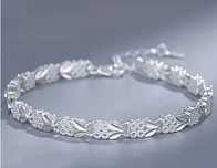 Pulseira Trevo Prateada NOVA