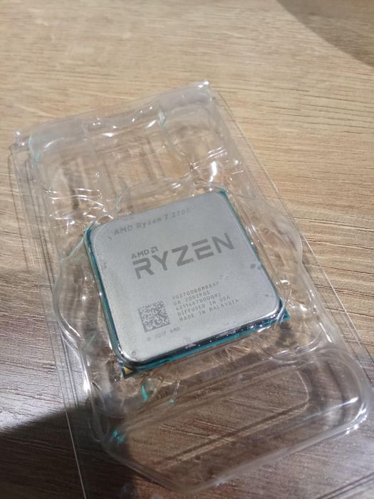 Procesor RYZEN 7 2700