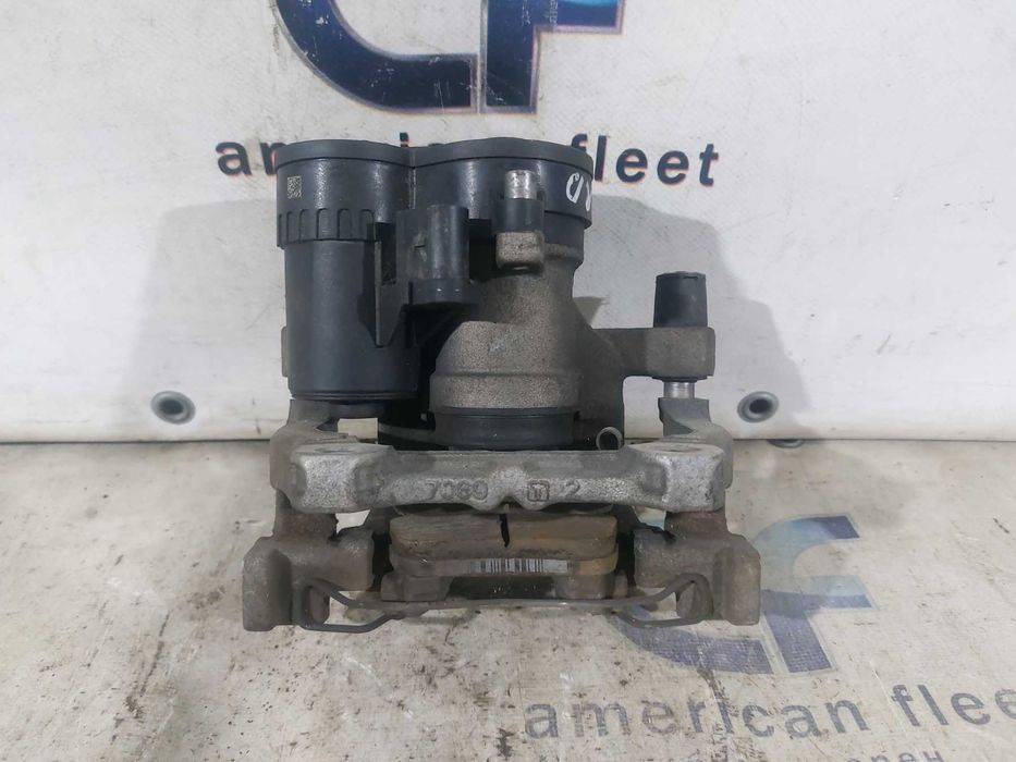 Honda Accord 18- Суппорт тормозной передний / задний