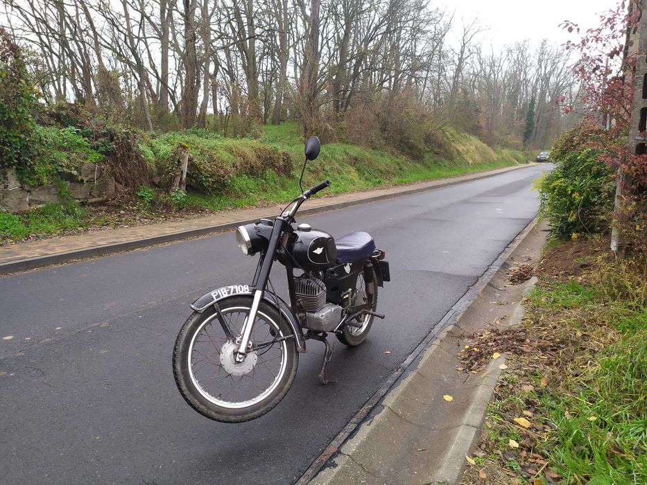 Wsk 175 zarejestrowana na biale tablice.