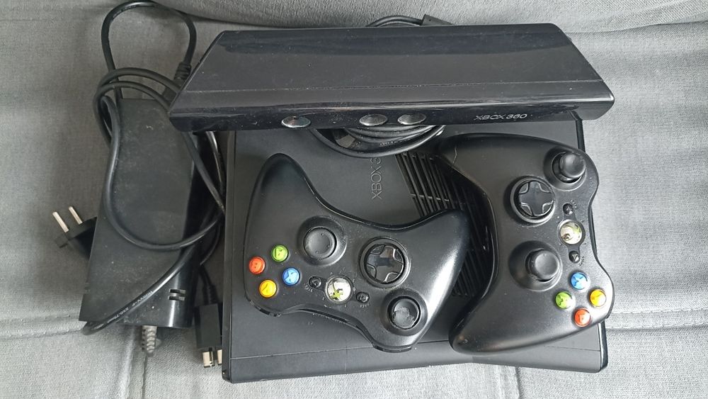 Konsola Xbox 360 Kinect 2 pady