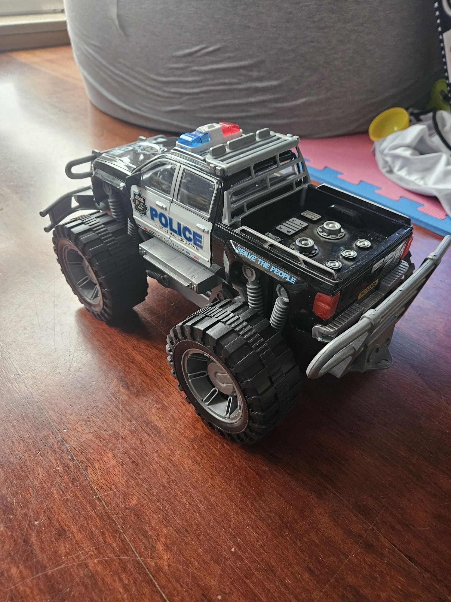 Carro Polícia grande