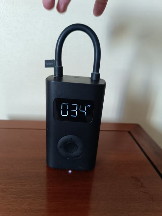 Compressor de ar portátil Xiaomi usado.