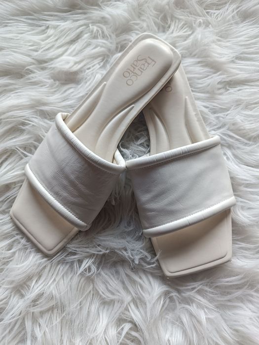 Брендові шкіряні шльопанці 41 р