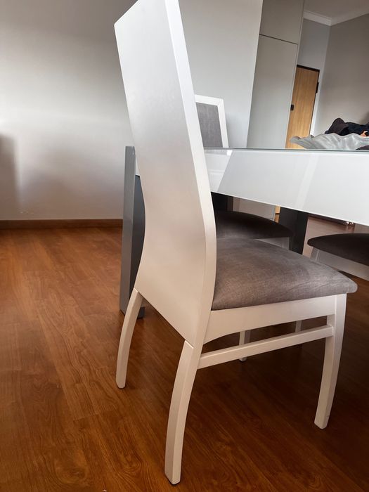 Cadeira de sala de jantar